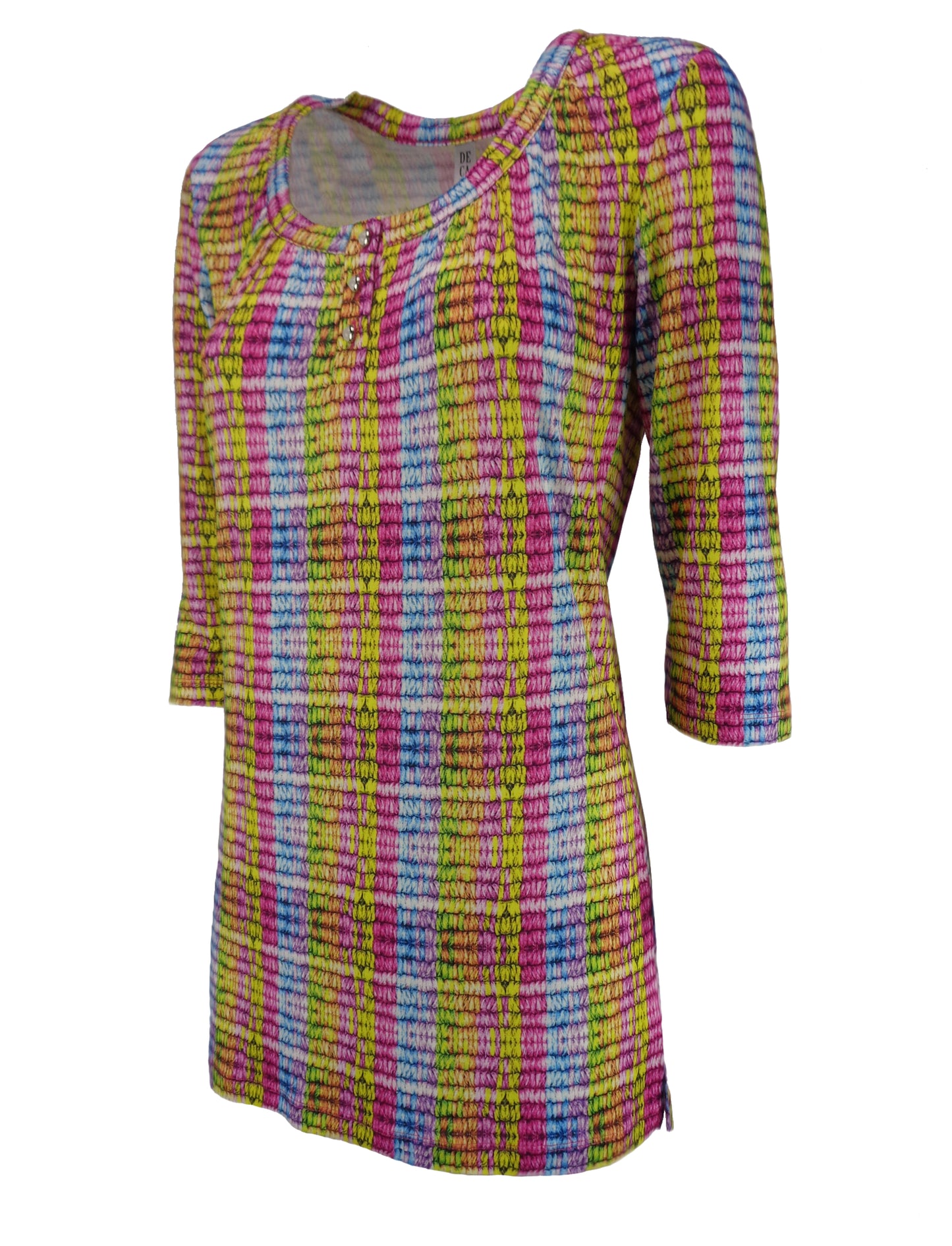 Дамска туника - тениска с 3/4 ръкав обло деколте с копчета