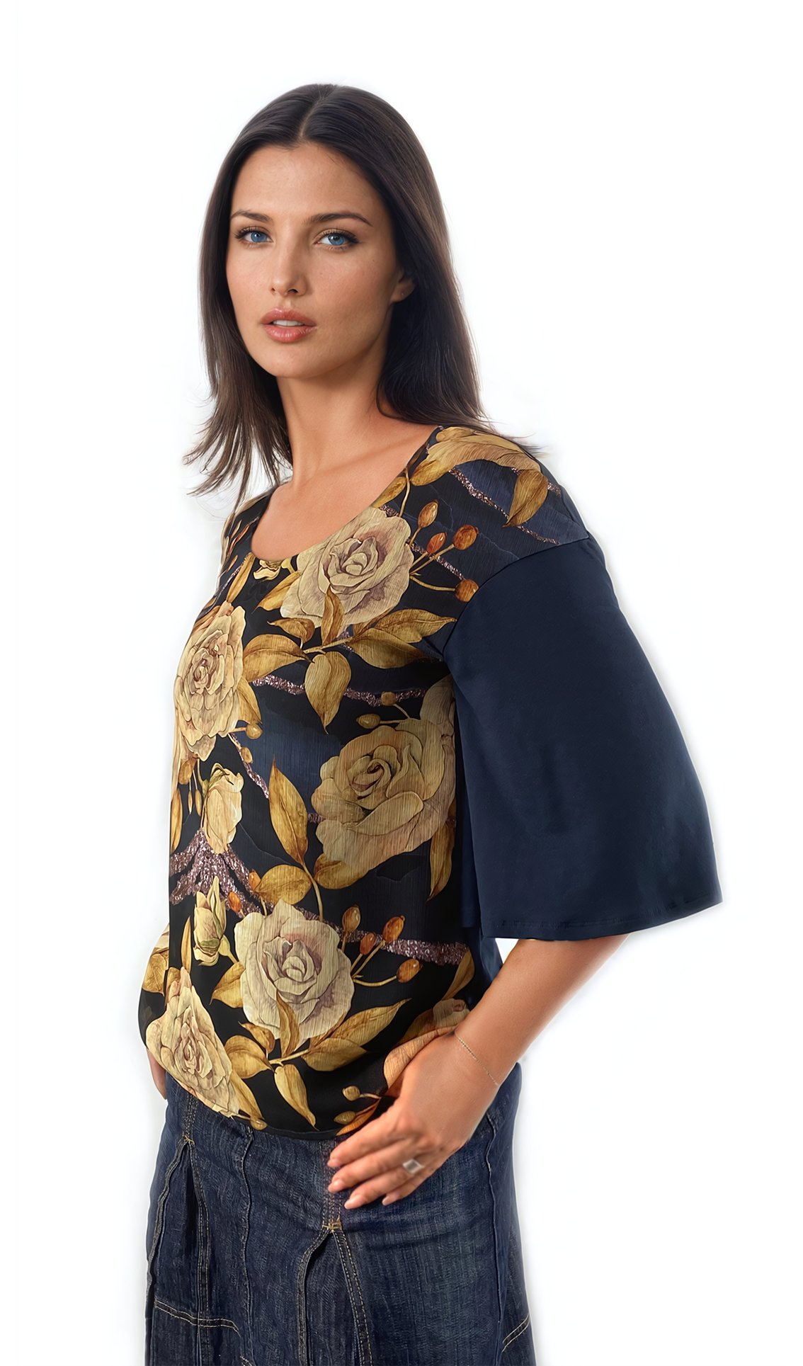 Дамска блуза - тениска с 3/4 ръкав обло деколте