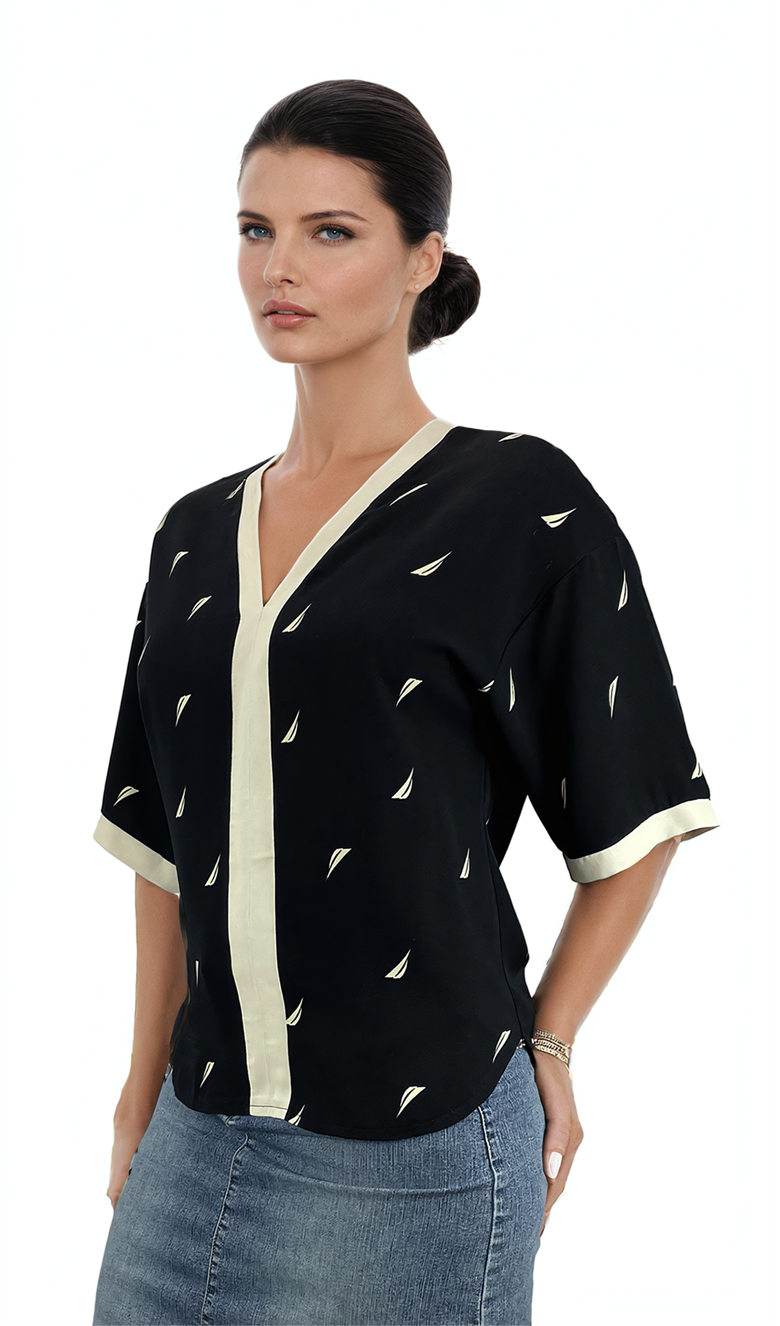 Дамска блуза 3/4 ръкав остро деколте