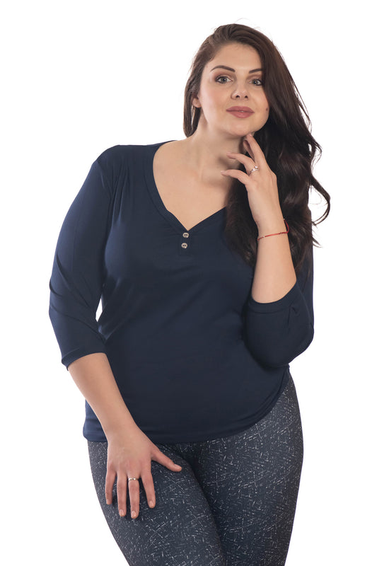 Дамска  блуза - тениска с 3/4 ръкав остро деколте с две декоративни копчета за карасота