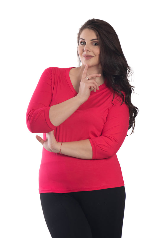 Дамска  блуза - тениска с 3/4 ръкав остро деколте с две декоративни копчета за карасота