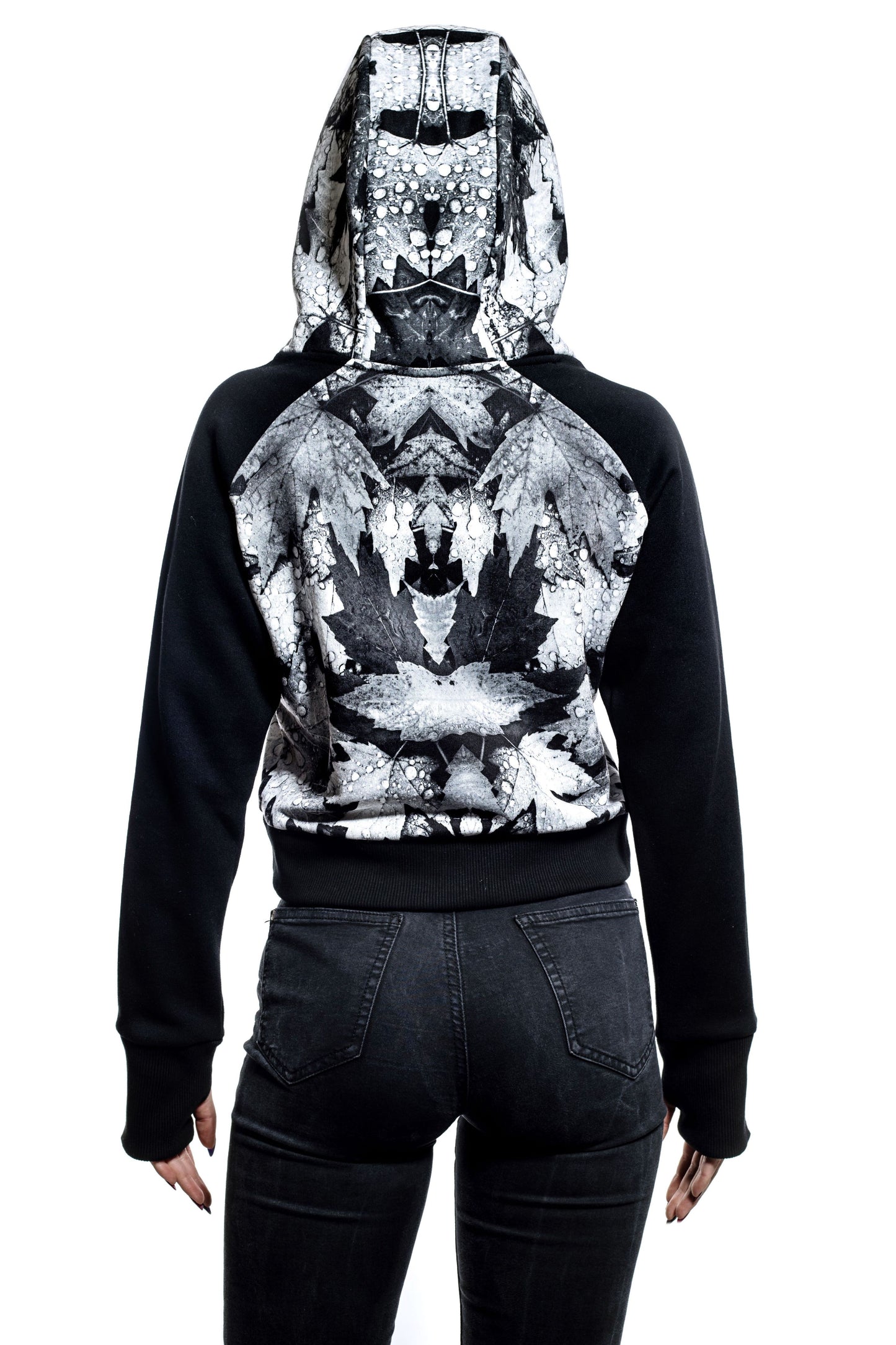 Дамски кроп суичър с качулка - худи с дълъг реглан-ръкав обло деколте