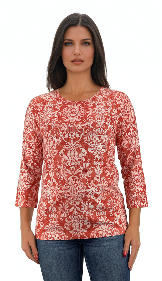 Дамска  блуза - тениска с 3/4 ръкав обло деколте