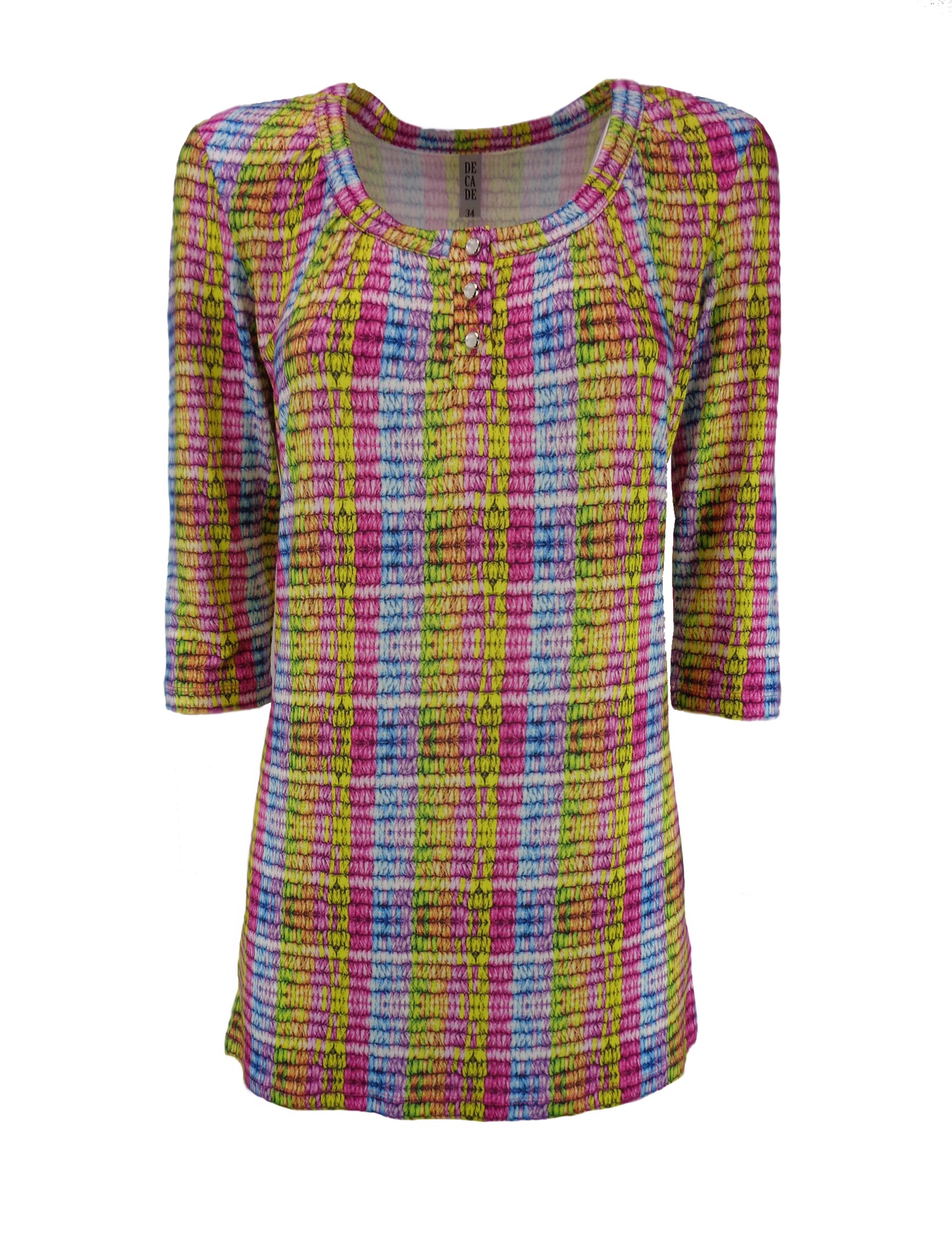 Дамска  туника - тениска с 3/4 ръкав обло деколте с копчета