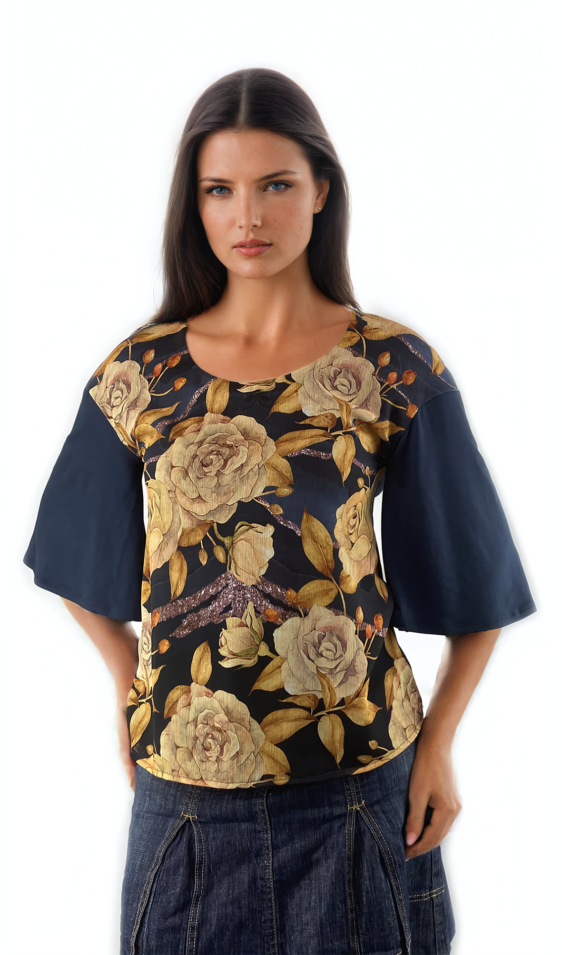 Дамска  блуза - тениска с 3/4 ръкав обло деколте