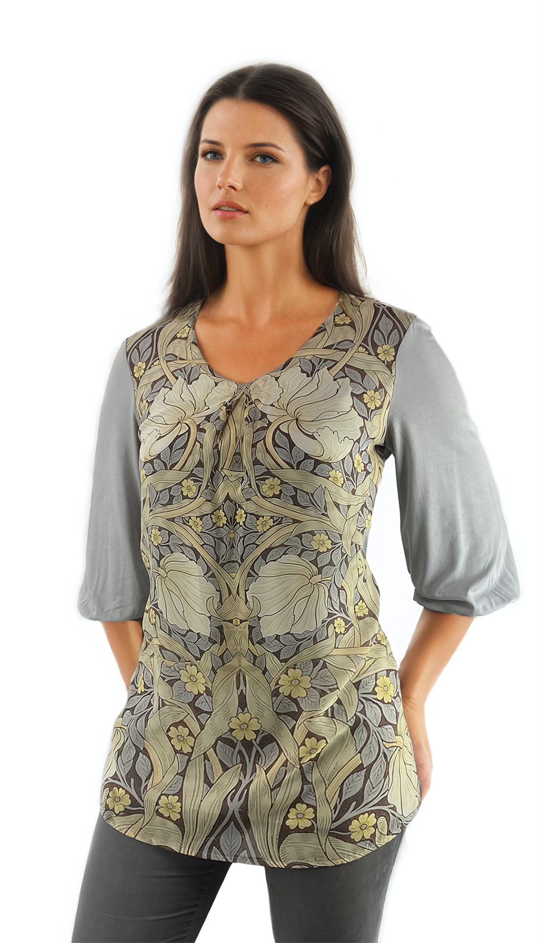 Дамска  туника - тениска с 3/4 ръкав обло деколте