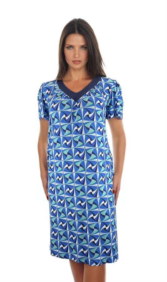 Дамска  рокля с къс ръкав остро деколте