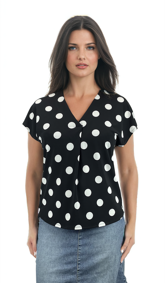 Дамска блуза - тениска къс ръкав остро деколте