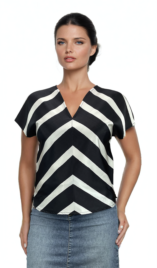 Дамска блуза къс ръкав остро деколте